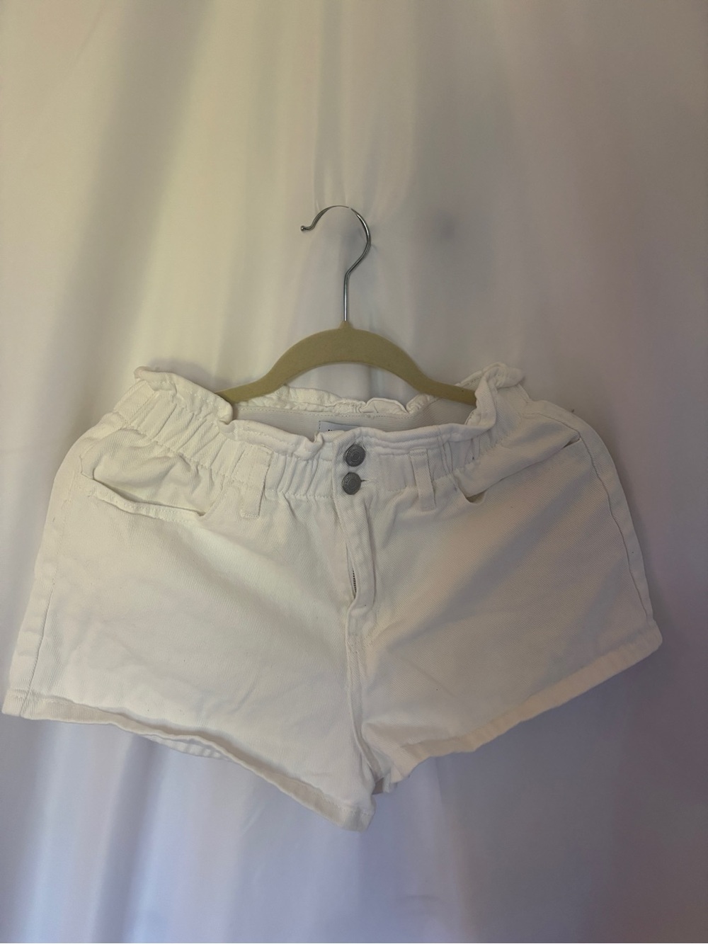 Forever 21 Women's White Elastic Waist Denim Shorts